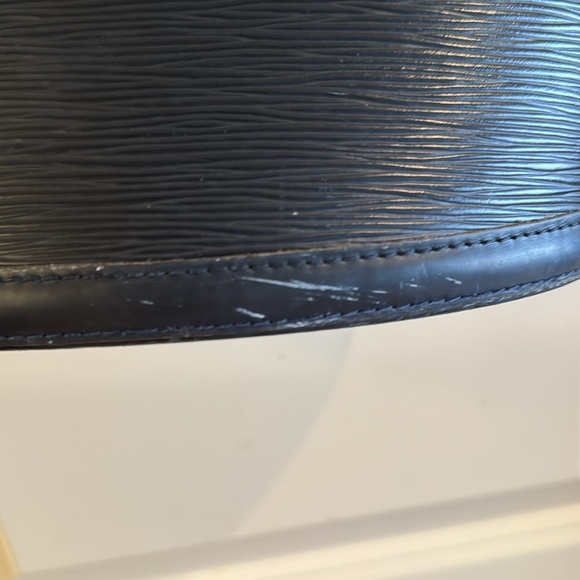 💕Authentic Louis Vuitton Cluny - Picture 3 of 15